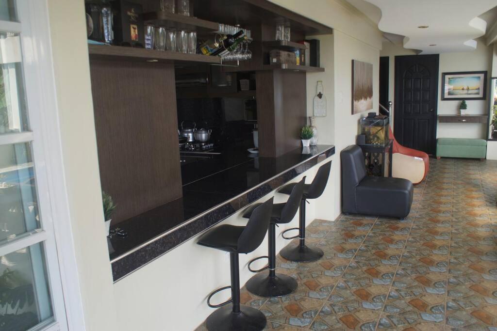 Avana Hills Tagaytay Villa Tagaytay City Exteriör bild